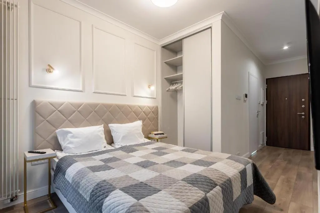 Urban Chic - Luxury Warsaw Stays -10 People- Mennica Residence contacts